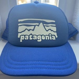 Patagonia women’s fitz Roy trucker hat